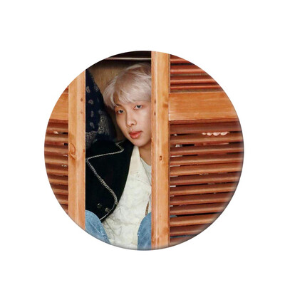 KPOP BTS Bangtan Boys New Album Round Tinplate Badge Cute Cartoon Brooch Bag Pendant Boys Girls Accessories Hot Gift for Fans
KPOP BTS Bangtan Boys New Album Round Tinplate Badge Cute Cartoon Brooch Bag Pendant Boys Girls Accessories Hot Gift for Fans