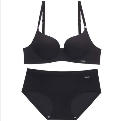 Women Push Up Bra Seamless 1PC Deep V Gather Wireless 34 Cup Comfortable Bralette Female Lingerie Intimate
Women Push Up Bra Seamless 1PC Deep V Gather Wireless 34 Cup Comfortable Bralette Female Lingerie Intimate