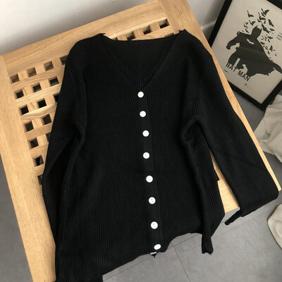 2019 Women Cardigans Sweater Fashion V neck Solid Knitwear Single Breasted Casual Knitted Cardigan Outwear Women Winter Coat
2019 Women Cardigans Sweater Fashion V neck Solid Knitwear Single Breasted Casual Knitted Cardigan Outwear Women Winter Coat