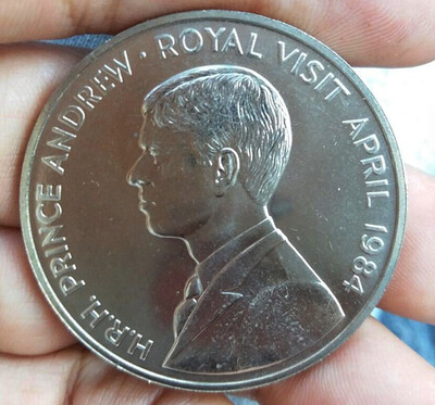 38mm Saint Helena Prince Andrew 1984 Royal Visit British Queen Commemorative Jubilee Coin
38mm Saint Helena Prince Andrew 1984 Royal Visit British Queen Commemorative Jubilee Coin