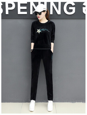 The new Korean version of fall&winter 2018 is a two-piece fashionable casual round-collar sport suit for women
The new Korean version of fall&winter 2018 is a two-piece fashionable casual round-collar sport suit for women