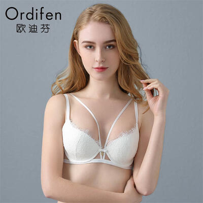 Ou Difen underwear bra 2019 new ladies sexy cross straps lace gathered on the receiving breast bra XB9203 teeth white B80
Ou Difen underwear bra 2019 new ladies sexy cross straps lace gathered on the receiving breast bra XB9203 teeth white B80