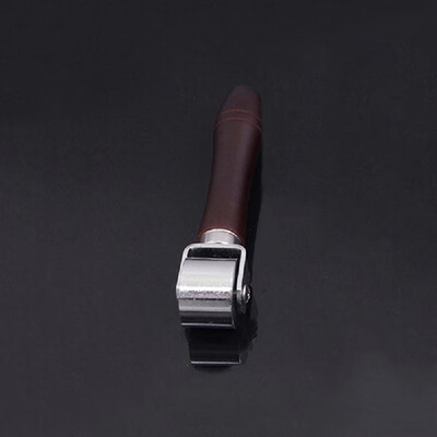 Gold carving leather roller push roller roller wheel diy handmade leather pressing tool solid leather piping leather
Gold carving leather roller push roller roller wheel diy handmade leather pressing tool solid leather piping leather