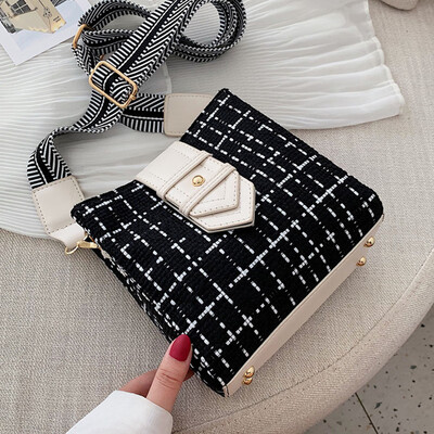 Small bag women 2019 new minimalist personality woven bucket bag fashion western style broadband messenger bag tide
Small bag women 2019 new minimalist personality woven bucket bag fashion western style broadband messenger bag tide