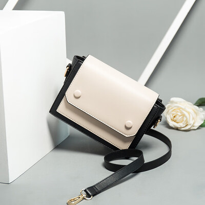 Summer net red little girl on the Korean version of shoulder Messenger bag ins super fire fashion Joker diagonal
Summer net red little girl on the Korean version of shoulder Messenger bag ins super fire fashion Joker diagonal