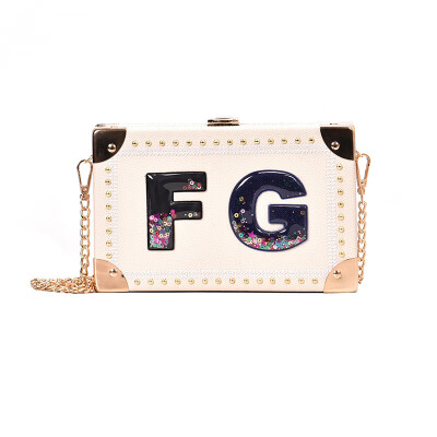 Small Chain Box Messenger Bag 2019 New Womens Handbags Luxury Brand Designer Letter Small Fashion Rivet Shoulder Bag Sac a main
Small Chain Box Messenger Bag 2019 New Womens Handbags Luxury Brand Designer Letter Small Fashion Rivet Shoulder Bag Sac a main