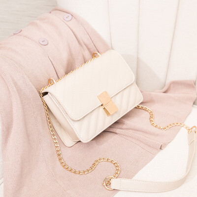 Summer on the new net red bag 2019 casual messenger bag women Joker ins single shoulder small square bag chain bag
Summer on the new net red bag 2019 casual messenger bag women Joker ins single shoulder small square bag chain bag