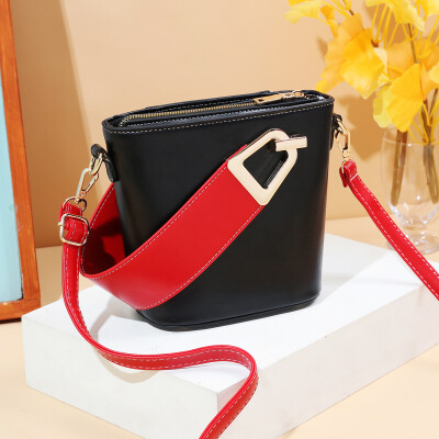 On the new womens bucket bag simple red Joker fashion small portable shoulder bag Messenger bag women
On the new womens bucket bag simple red Joker fashion small portable shoulder bag Messenger bag women