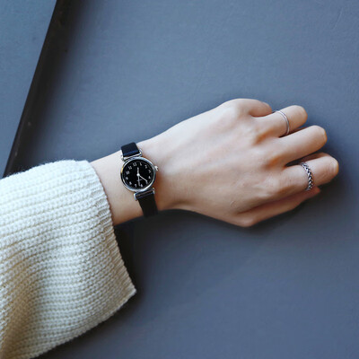 Ins Han Feng chic Simple Korean Retro Art Watch Female Middle School Students Leisure Temperament Academic Style Waterproof
Ins Han Feng chic Simple Korean Retro Art Watch Female Middle School Students Leisure Temperament Academic Style Waterproof