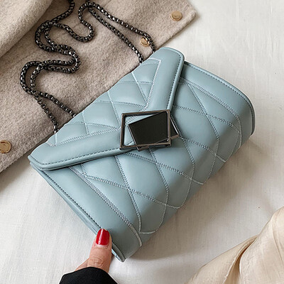 Autumn womens bag new 2019 small fresh Korean version of Joker shoulder Messenger bag diamond chain small square bag
Autumn womens bag new 2019 small fresh Korean version of Joker shoulder Messenger bag diamond chain small square bag