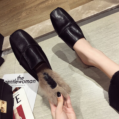 Mingyuanfeng slippers women wear new autumn Korean version of fashionable flat-soled wool slippers temperament retro semi-slippers
Mingyuanfeng slippers women wear new autumn Korean version of fashionable flat-soled wool slippers temperament retro semi-slippers