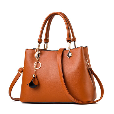 Summer large-capacity ladies atmosphere fashion simple womens handbags European&American shoulder bags
Summer large-capacity ladies atmosphere fashion simple womens handbags European&American shoulder bags