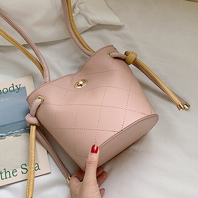 The new woman 2019 summer new style feels ringge bucket bag fashion one shoulder bag slanted small bag
The new woman 2019 summer new style feels ringge bucket bag fashion one shoulder bag slanted small bag