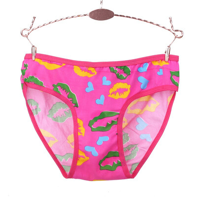 Hot Sell Fashion Printed Lips Contrast Color Hip Big Size Middle Waist Panties Underwear Women Cotton Briefs Sexy Lingerie
Hot Sell Fashion Printed Lips Contrast Color Hip Big Size Middle Waist Panties Underwear Women Cotton Briefs Sexy Lingerie