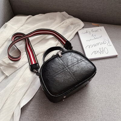 high-level foreign-style womens bag chic wide-band new2019 retro small round bag single-shoulder oblique bag 
high-level foreign-style womens bag chic wide-band new2019 retro small round bag single-shoulder oblique bag