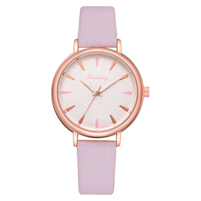 Korean version of the creative concept petal scale quartz watch student personality casual PU leather fashion jewelry watch
Korean version of the creative concept petal scale quartz watch student personality casual PU leather fashion jewelry watch