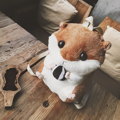 Bag 2017 new personality cartoon hamster doll double shoulder bag Korean version of cute little fresh warm hand large backpack
Bag 2017 new personality cartoon hamster doll double shoulder bag Korean version of cute little fresh warm hand large backpack