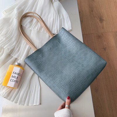 Fairy big bag new Korean casual handbag shoulder messenger bag stone pattern tote bag tide
Fairy big bag new Korean casual handbag shoulder messenger bag stone pattern tote bag tide