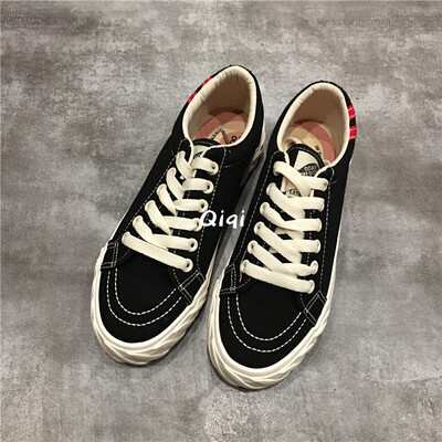 South Korea ulzzang canvas shoes female students Korean shoes female 2019 trend line board shoes
South Korea ulzzang canvas shoes female students Korean shoes female 2019 trend line board shoes