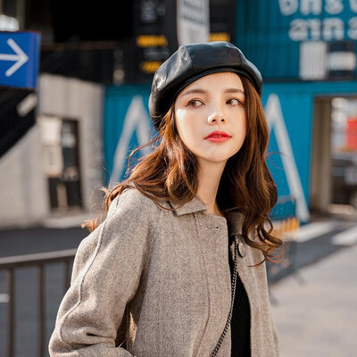 New Fashion Women Autumn Winter PU Leather Berets Hats Solid Color Round Crown Painter Hat Faux Leather Beanie Cap Headwear
New Fashion Women Autumn Winter PU Leather Berets Hats Solid Color Round Crown Painter Hat Faux Leather Beanie Cap Headwear