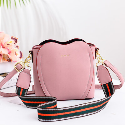 New fashionable one-shoulder diagonal bag for ladies with bags in summer small fresh&wide shoulder straps ladieslove bucket
New fashionable one-shoulder diagonal bag for ladies with bags in summer small fresh&wide shoulder straps ladieslove bucket