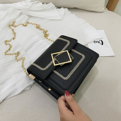 2019 new Korean fashion embroidery line hit color wild chain bag female small fresh simple temperament shoulder Messenger bag
2019 new Korean fashion embroidery line hit color wild chain bag female small fresh simple temperament shoulder Messenger bag