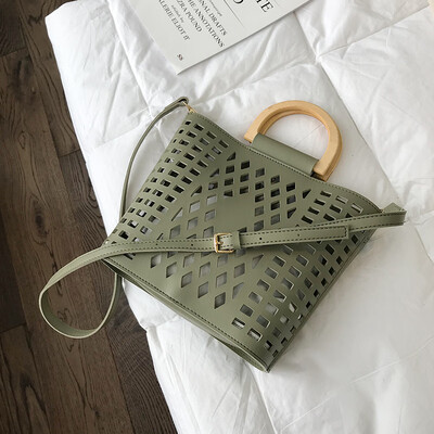 Summer new large capacity bag female 2019 new wave Korean version of the wild single shoulder slung fashion portable tote bag
Summer new large capacity bag female 2019 new wave Korean version of the wild single shoulder slung fashion portable tote bag