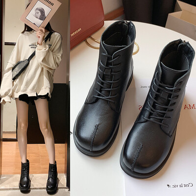 Leather booties female new British wind horseshoe boots first layer leather Martin boots a generat
Leather booties female new British wind horseshoe boots first layer leather Martin boots a generat