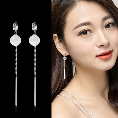 Trend jewelry exquisite earrings fashion personality long earrings opal earrings exquisite woman small accessories
Trend jewelry exquisite earrings fashion personality long earrings opal earrings exquisite woman small accessories