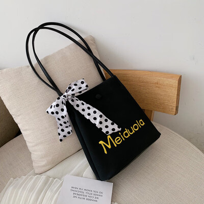 Korean version of 100 bags chic small fresh silk scarf womens bag the new 2019 Shangtot bag handbag single shoulder bag
Korean version of 100 bags chic small fresh silk scarf womens bag the new 2019 Shangtot bag handbag single shoulder bag