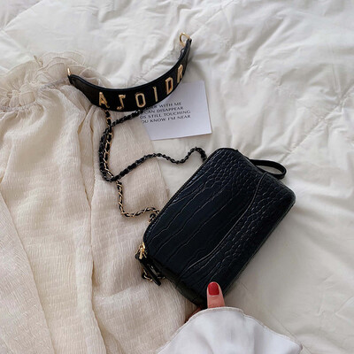 Ins summer fashion new shell bag Korean version of Joker chain bag women 2019 new bag slung over womens bags
Ins summer fashion new shell bag Korean version of Joker chain bag women 2019 new bag slung over womens bags