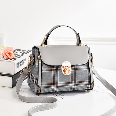 Upper New Little Womens Style Korean Version Fashion Chequered Ladies Handbag with One Shoulder
Upper New Little Womens Style Korean Version Fashion Chequered Ladies Handbag with One Shoulder