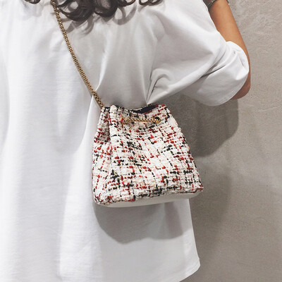 Net red packet wild hair wool bucket bag handbag 2019 new fashion shoulder bag high-quality Messenger bag
Net red packet wild hair wool bucket bag handbag 2019 new fashion shoulder bag high-quality Messenger bag