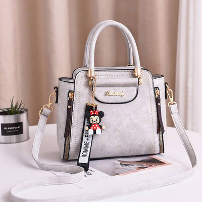Summer womens bag new single shoulder bag temperament pure color leisure large capacity Korean version 100 lap handheld oblique b
Summer womens bag new single shoulder bag temperament pure color leisure large capacity Korean version 100 lap handheld oblique b