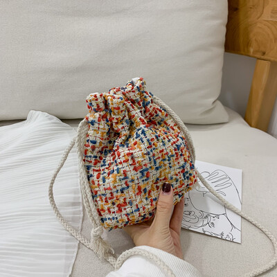 Little fairy wild woven bucket bag simple contrast color shoulder bag 2019 new casual fashion temperament Messenger bag
Little fairy wild woven bucket bag simple contrast color shoulder bag 2019 new casual fashion temperament Messenger bag