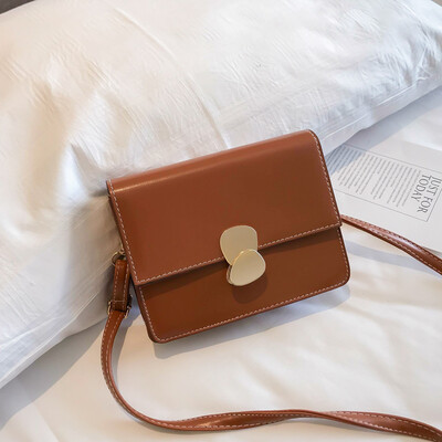 Ins super fire shaped lock retro oil leather sense Sen small bag female 2019 new tide Korean shoulder Messenger bag
Ins super fire shaped lock retro oil leather sense Sen small bag female 2019 new tide Korean shoulder Messenger bag
