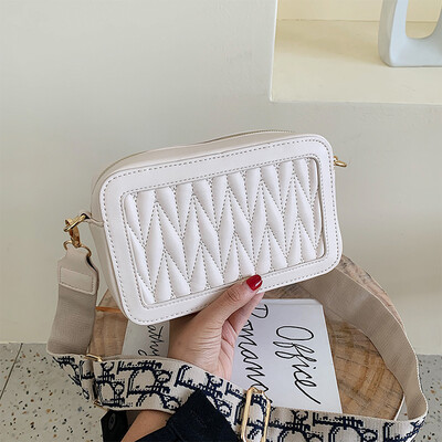New texture bag female 2019 new Korean version of fashion casual foreign gas wild broadband shoulder slung small square bag
New texture bag female 2019 new Korean version of fashion casual foreign gas wild broadband shoulder slung small square bag
