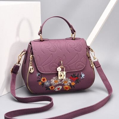 2019 spring&summer new womens bag handbag Korean version of the simple pillow bag cool tide shoulder bag Messenger bag
2019 spring&summer new womens bag handbag Korean version of the simple pillow bag cool tide shoulder bag Messenger bag