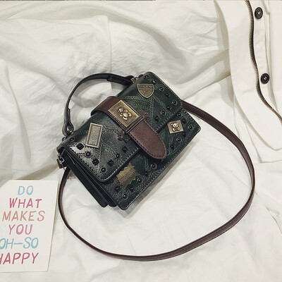 Small bag female 2019 new wave Korean version of the wild single shoulder diagonal portable fashion retro rivet personality small square bag
Small bag female 2019 new wave Korean version of the wild single shoulder diagonal portable fashion retro rivet personality small square bag