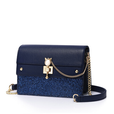 Marsoul wild fashion shoulder bag Messenger bag girl shoulder bag small chain star with the bag small fresh color matching ladies
Marsoul wild fashion shoulder bag Messenger bag girl shoulder bag small chain star with the bag small fresh color matching ladies