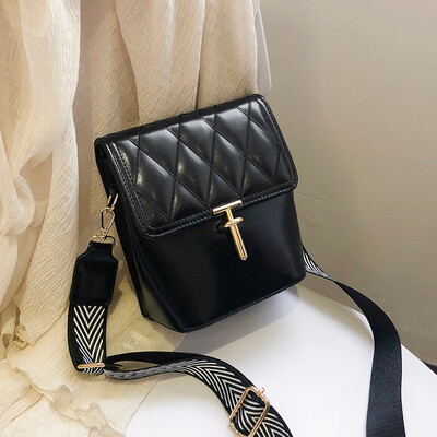 Summer rhombic broadband bag female 2019 new Korean version of the wild single shoulder slung fashion casual texture bucket bag
Summer rhombic broadband bag female 2019 new Korean version of the wild single shoulder slung fashion casual texture bucket bag