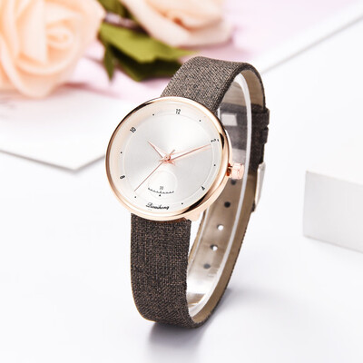 〖Follure〗Fashion Simple Fake Small Dial Monochrome Watch Leather With Strap Ladies Watch 
〖Follure〗Fashion Simple Fake Small Dial Monochrome Watch Leather With Strap Ladies Watch