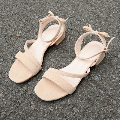 Summer Roman sandals middle heel open-toed womens shoes Korean version with square head thick heel lady sandals
Summer Roman sandals middle heel open-toed womens shoes Korean version with square head thick heel lady sandals