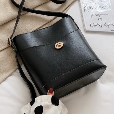 Hong Kong wind bag female 2019 new personality Joker bucket bag casual simple Korean shoulder Messenger bag
Hong Kong wind bag female 2019 new personality Joker bucket bag casual simple Korean shoulder Messenger bag
