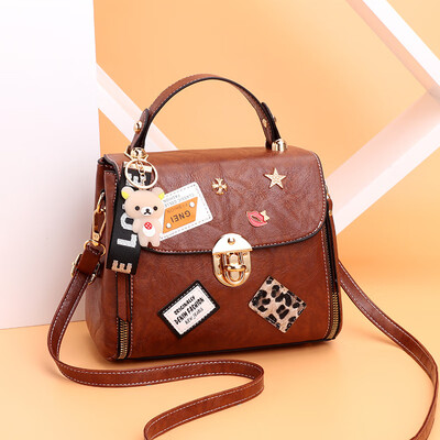 Womens bag 2019 new womens bag small square bag Korean version of the cool fashion womens bag shoulder Messenger bag cross-border
Womens bag 2019 new womens bag small square bag Korean version of the cool fashion womens bag shoulder Messenger bag cross-border