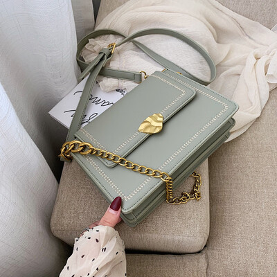 Small bag female new fashion wild chain shoulder Messenger bag Korean version of the simple small square bag
Small bag female new fashion wild chain shoulder Messenger bag Korean version of the simple small square bag