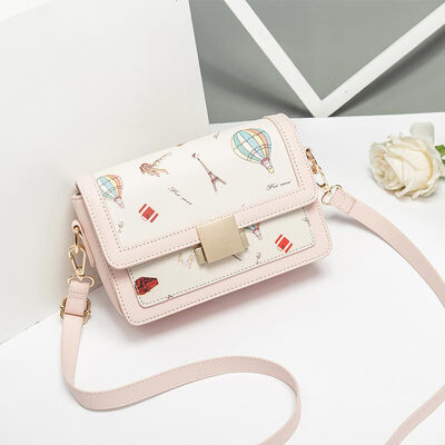 Summer ins Super Fire Girl Korean version of shoulder Messenger bag fashion Joker student diagonal
Summer ins Super Fire Girl Korean version of shoulder Messenger bag fashion Joker student diagonal