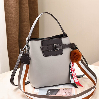New small bag female bag 2019 new wave Korean version of the wild lady shoulder Messenger bag broadband bucket bag
New small bag female bag 2019 new wave Korean version of the wild lady shoulder Messenger bag broadband bucket bag