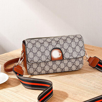 Ladies bag 2019 Korean version of the cool fashion summer new womens bag PU leather shoulder bag Messenger bag
Ladies bag 2019 Korean version of the cool fashion summer new womens bag PU leather shoulder bag Messenger bag