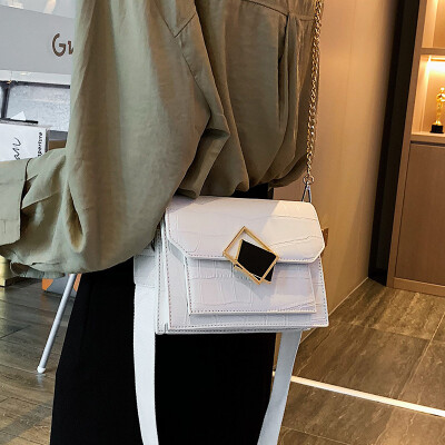 Foreign air small bag female bag 2019 new fashion shoulder bag high sense French small group wild ins messenger bag
Foreign air small bag female bag 2019 new fashion shoulder bag high sense French small group wild ins messenger bag